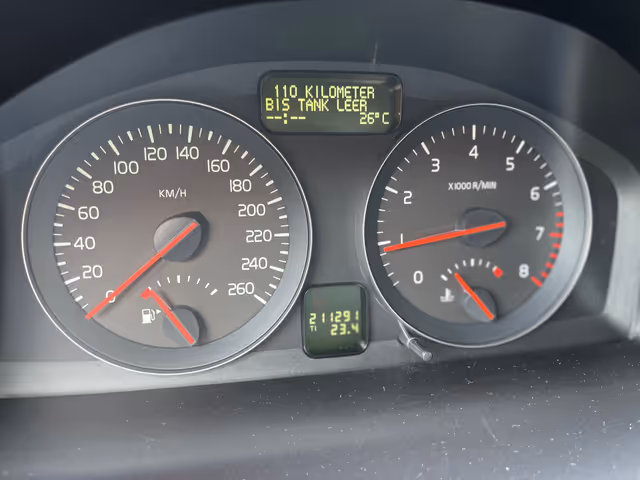 Volvo V50 - фото 2