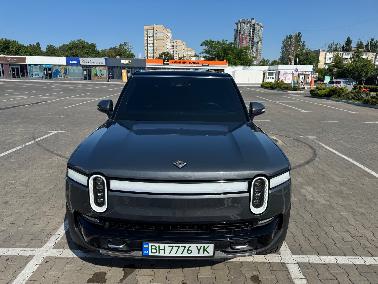 Rivian R1S - фото 26