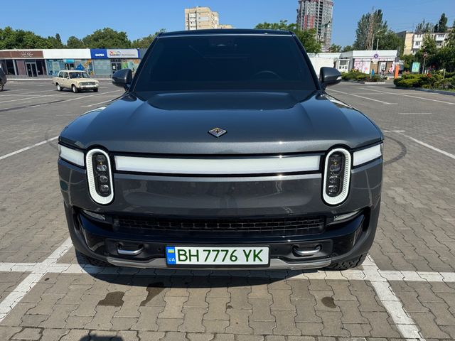 Rivian R1S - фото 4
