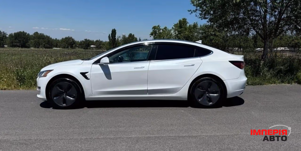 Tesla Model 3 - фото 3