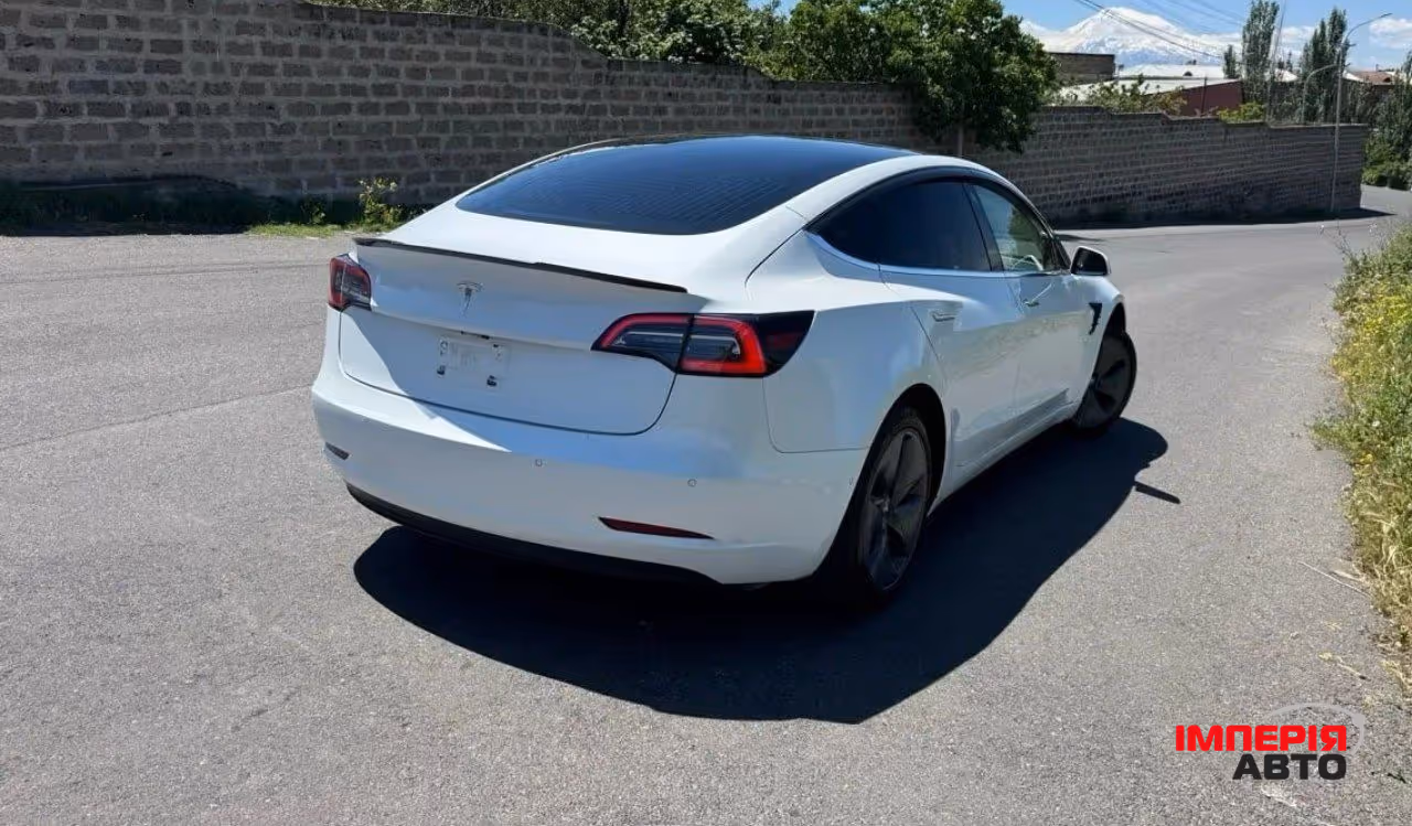 Tesla Model 3 - фото 4