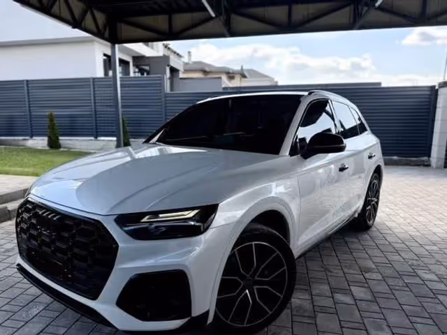 Audi SQ5 - фото 1