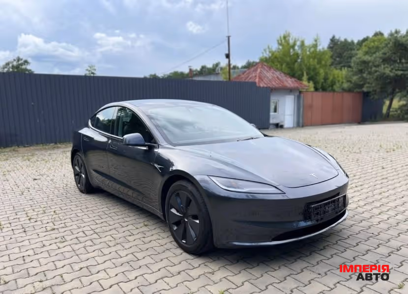 Tesla Model 3 - фото 1