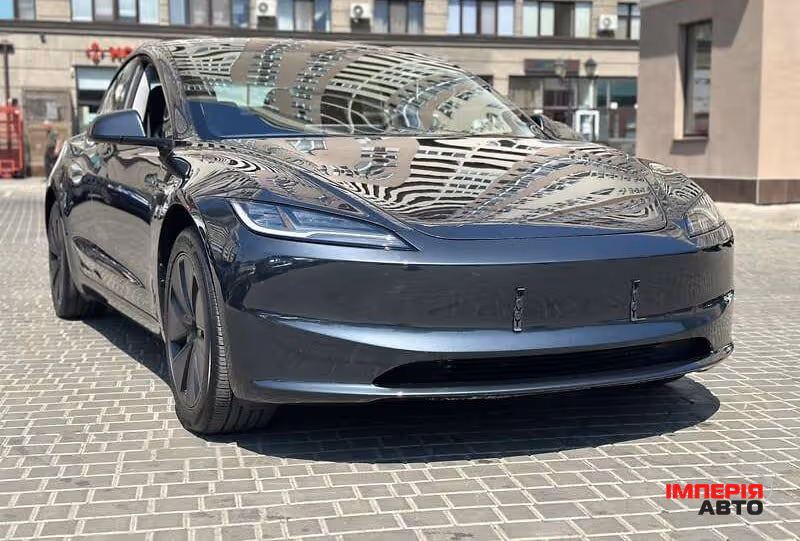 Tesla Model 3 - фото 1