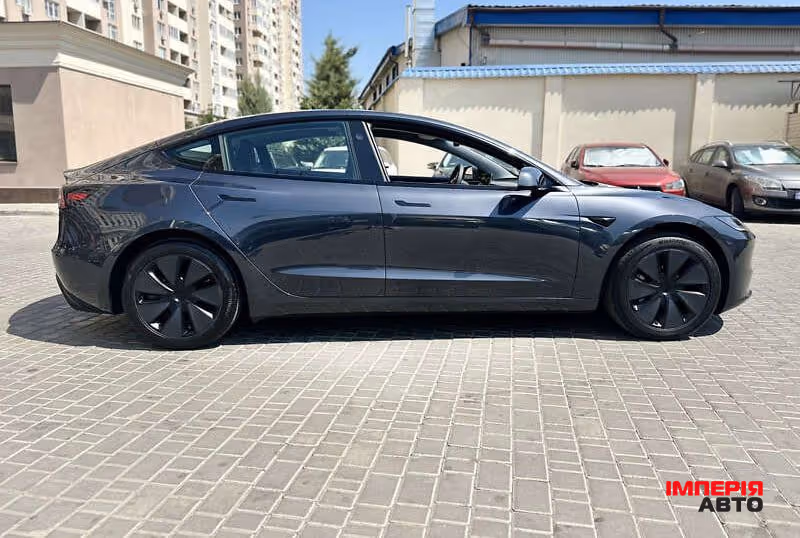 Tesla Model 3 - фото 5