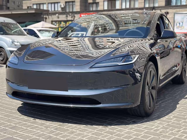 Tesla Model 3 - фото 4