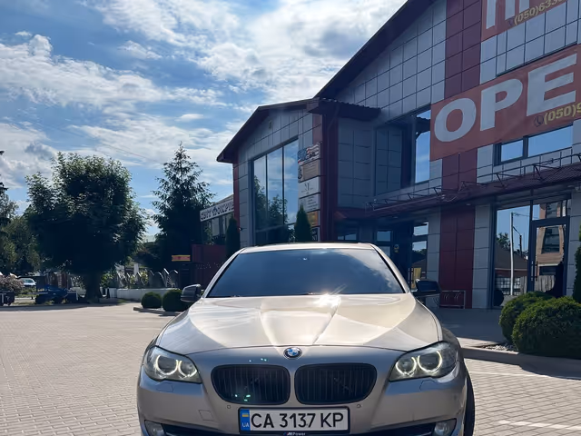 BMW 5 серії - фото 1