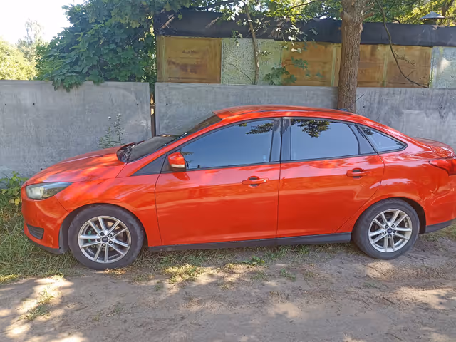 Ford Focus - фото 1