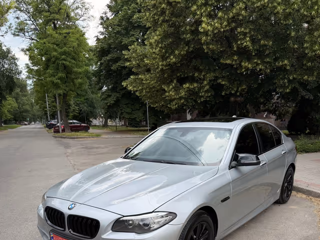 BMW 5 серії - фото 1