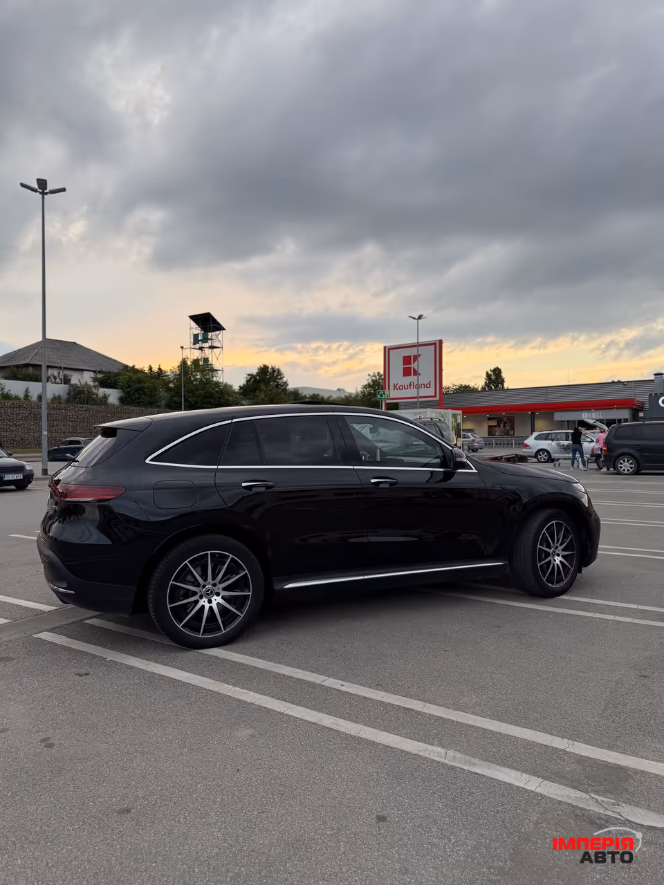 Mercedes-Benz EQC - фото 4