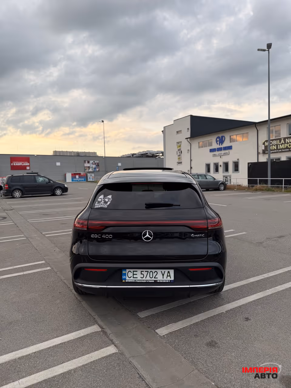 Mercedes-Benz EQC - фото 8