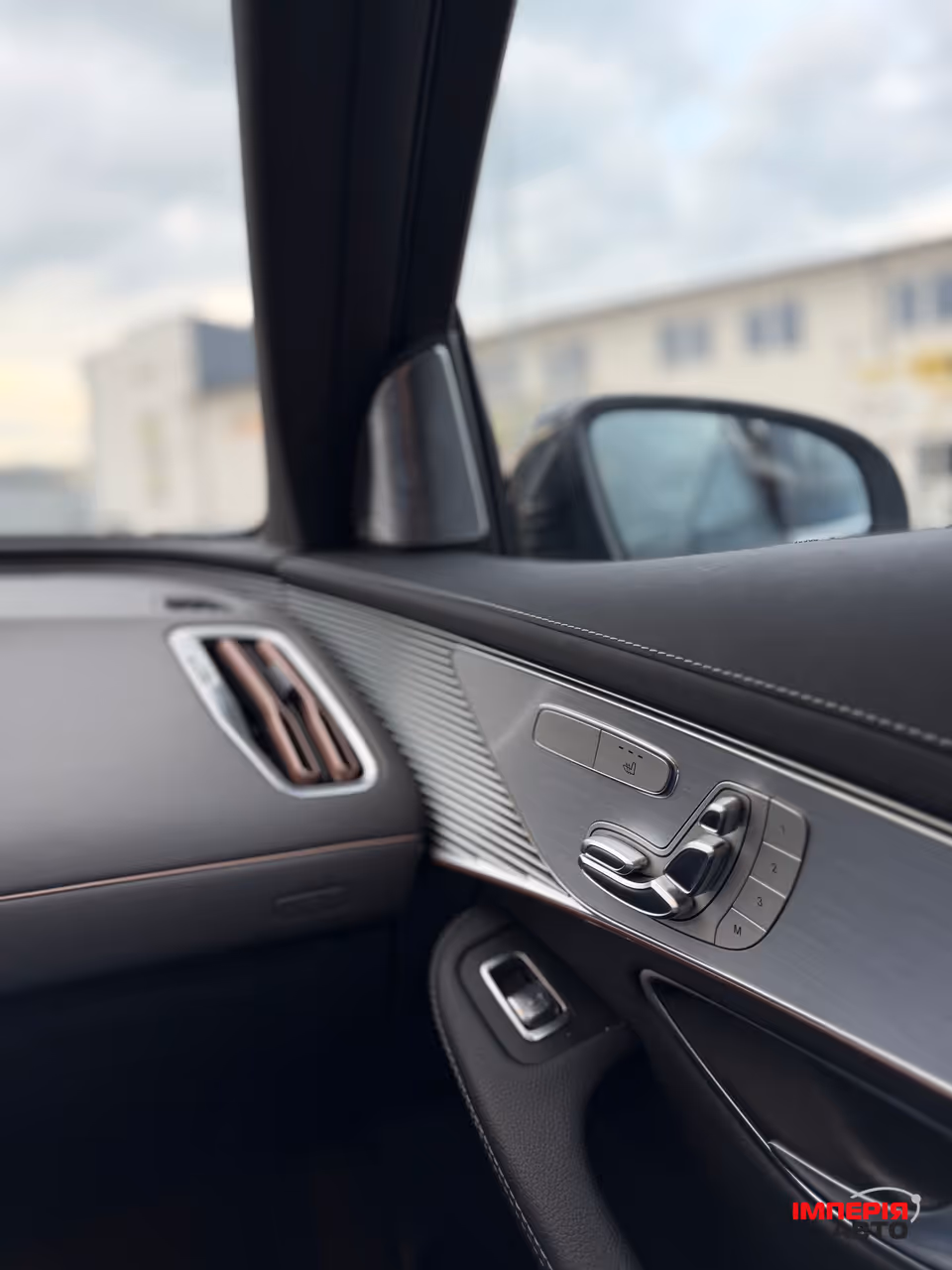 Mercedes-Benz EQC - фото 17