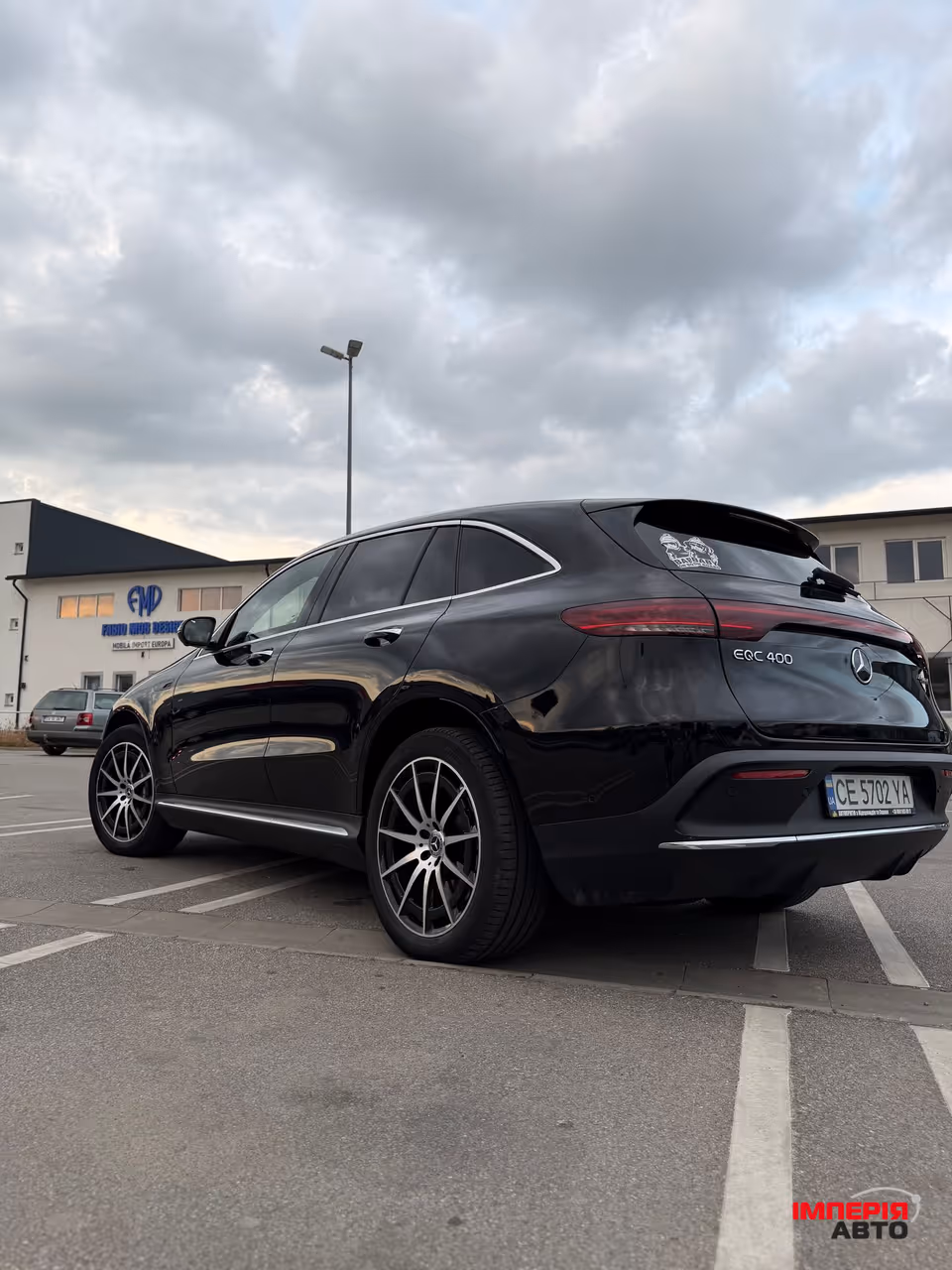 Mercedes-Benz EQC - фото 12