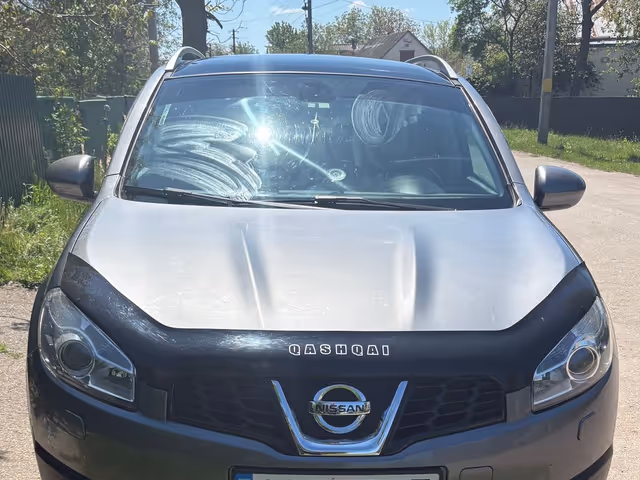 Nissan Qashqai - фото 1