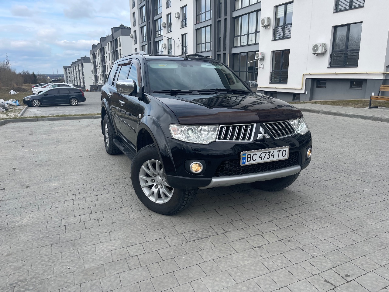 Mitsubishi Pajero Sport - фото 2