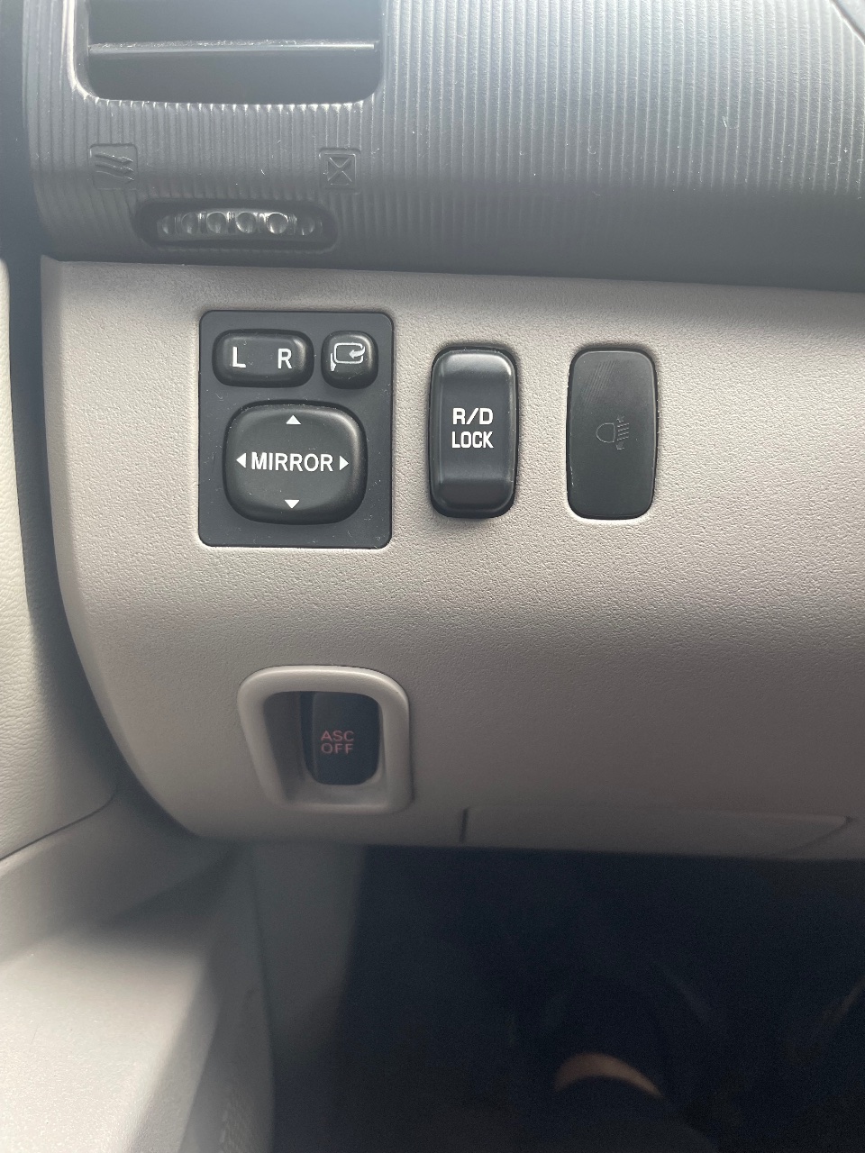 Mitsubishi Pajero Sport - фото 8