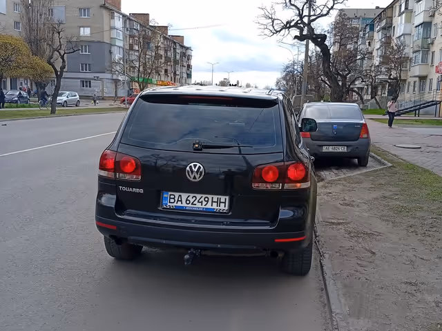 Volkswagen Touareg - фото 3