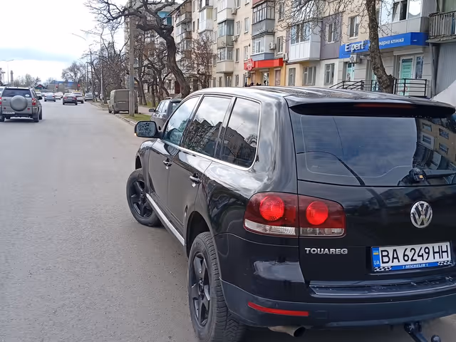 Volkswagen Touareg - фото 4