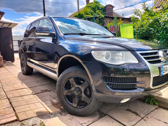 Volkswagen Touareg - фото 5