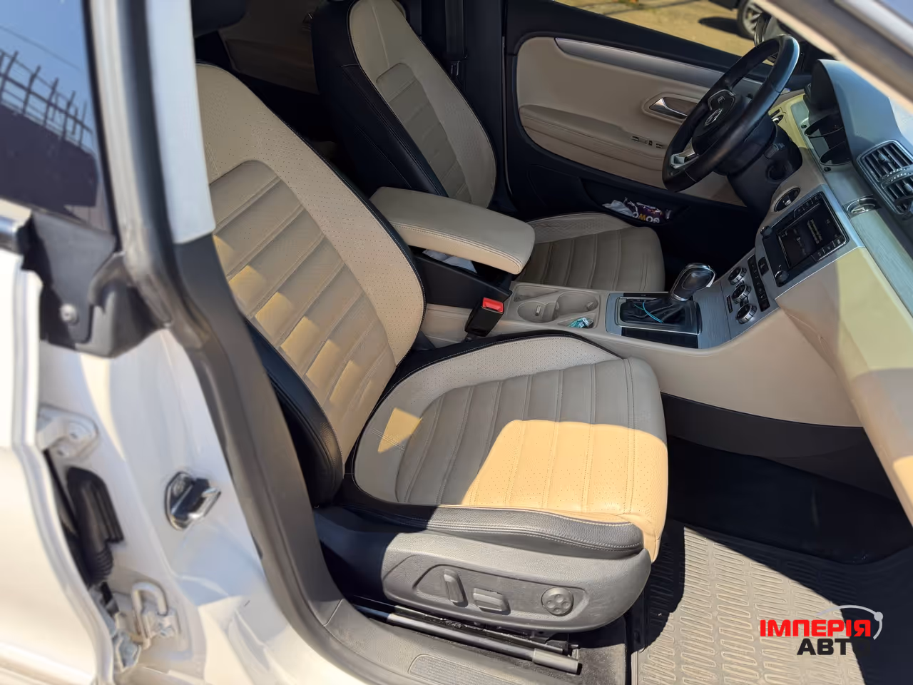 Volkswagen Passat CC - фото 8