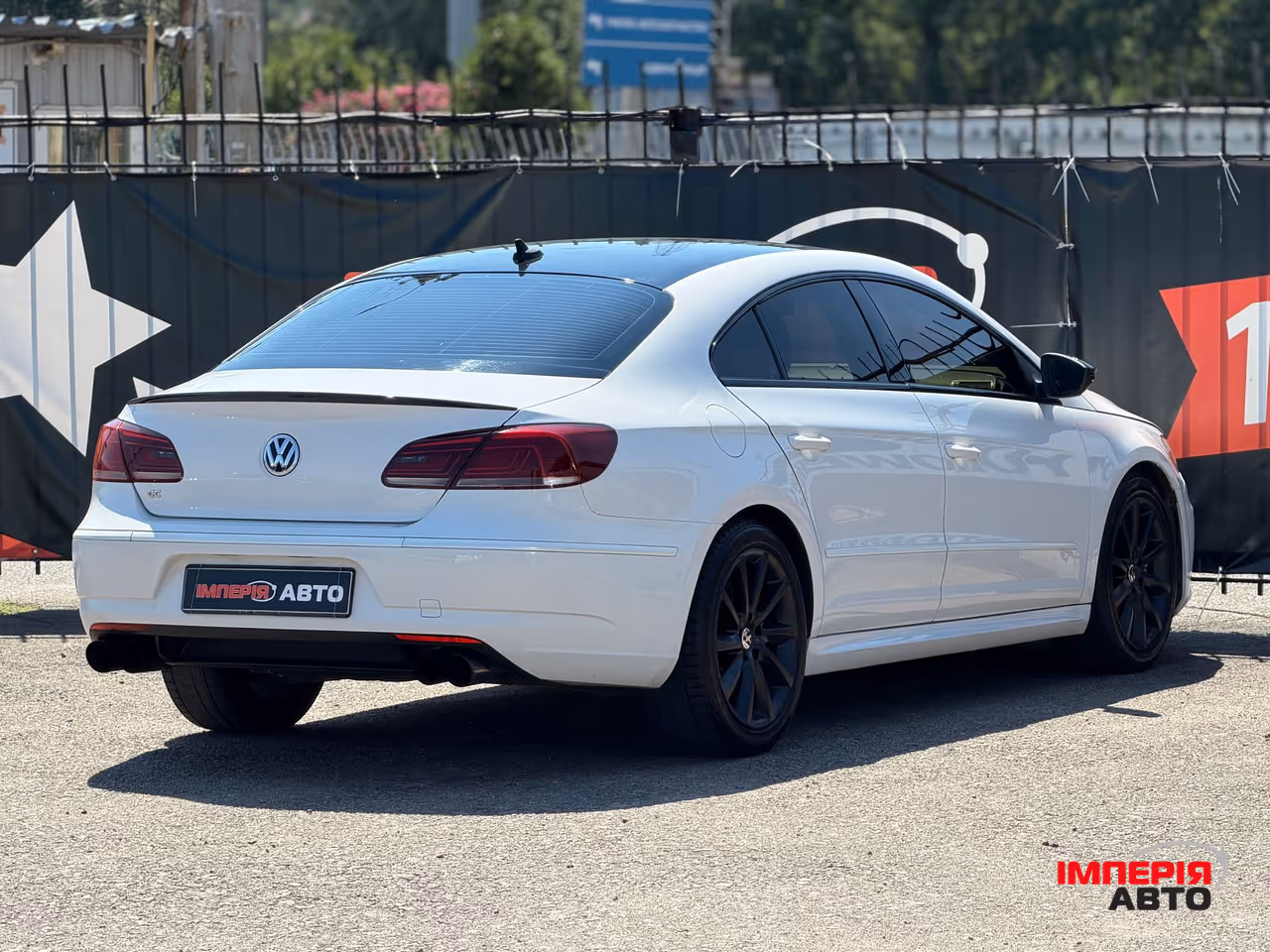 Volkswagen Passat CC - фото 13