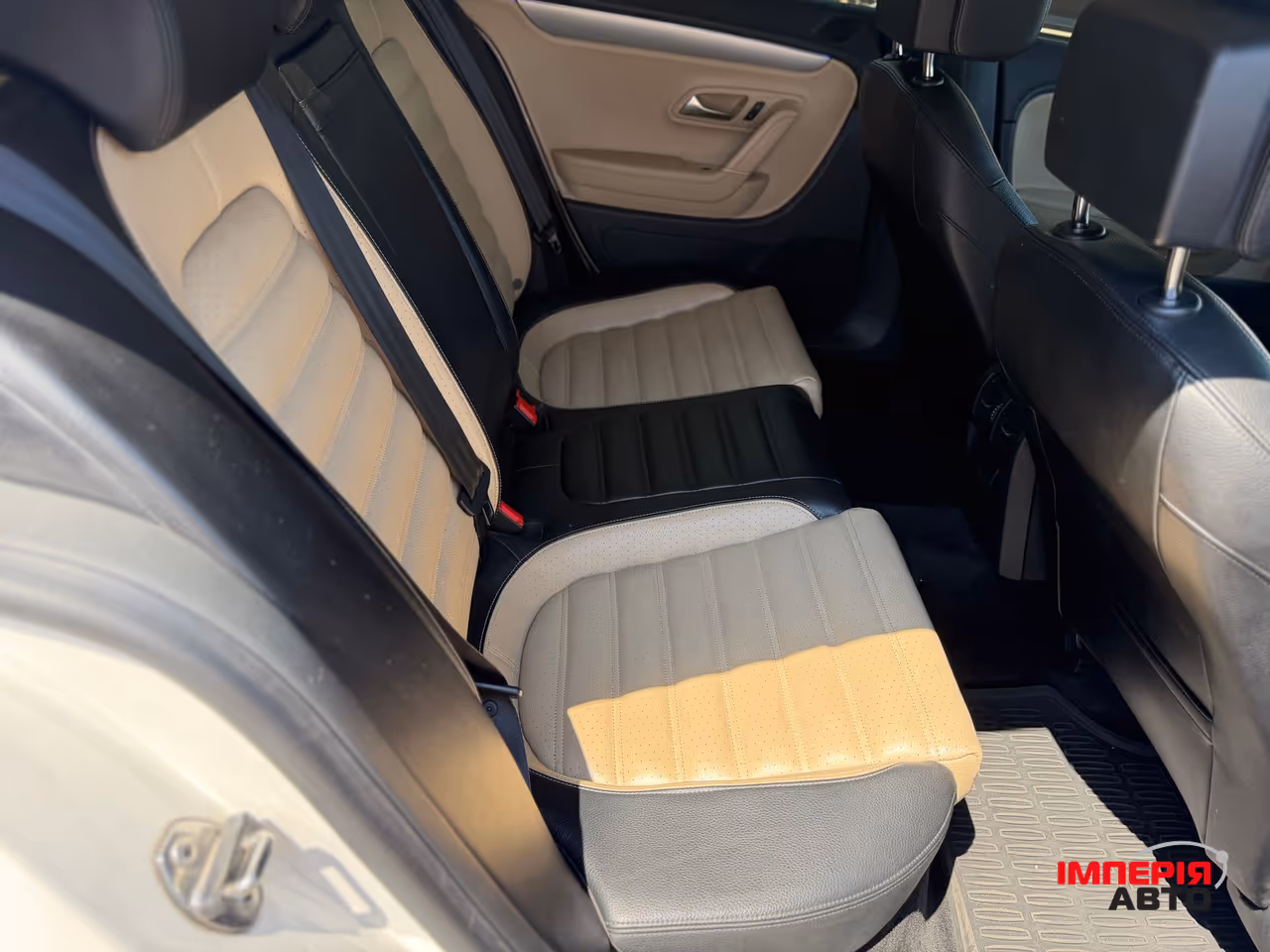 Volkswagen Passat CC - фото 7