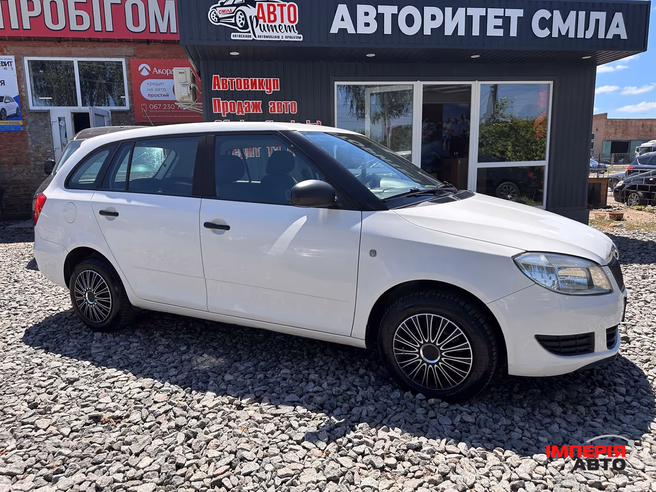Skoda Fabia - фото 7