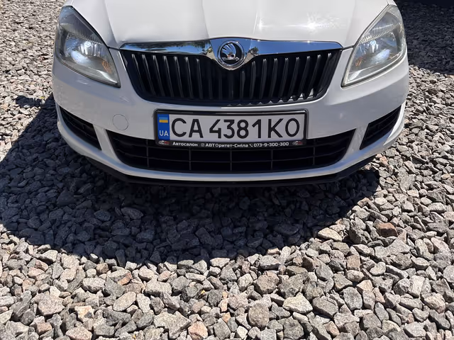 Skoda Fabia - фото 3