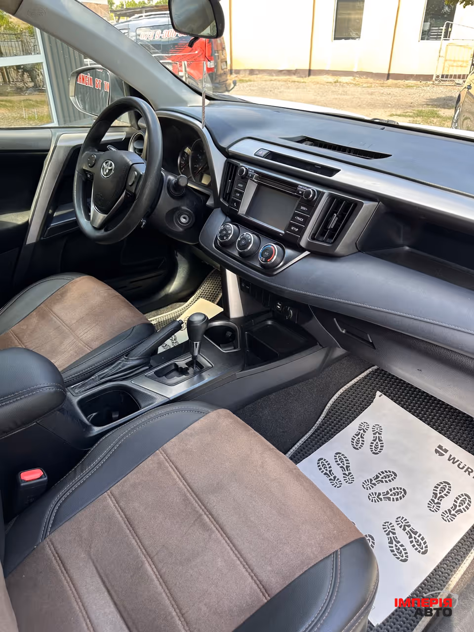 Toyota RAV4 - фото 5