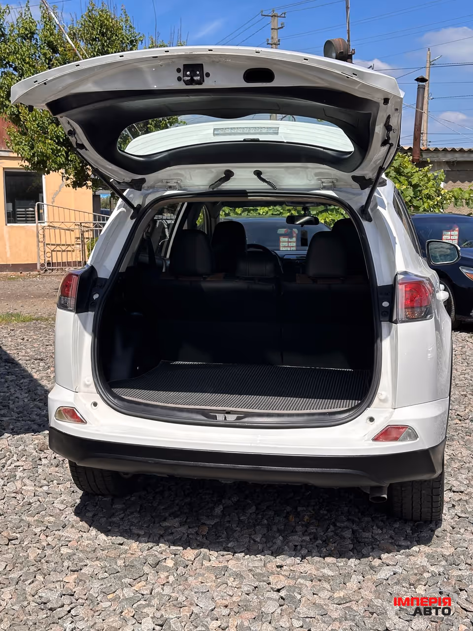 Toyota RAV4 - фото 9