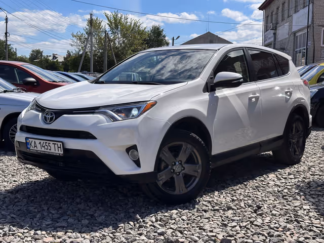 Toyota RAV4 - фото 2
