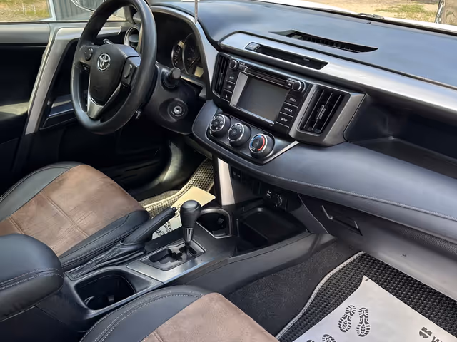 Toyota RAV4 - фото 5