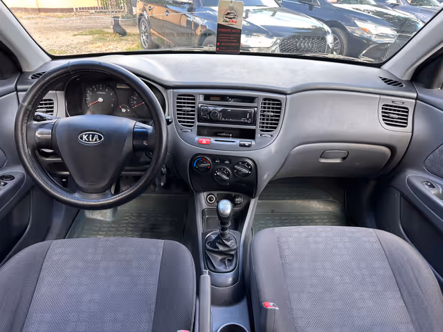 Kia Rio - фото 5