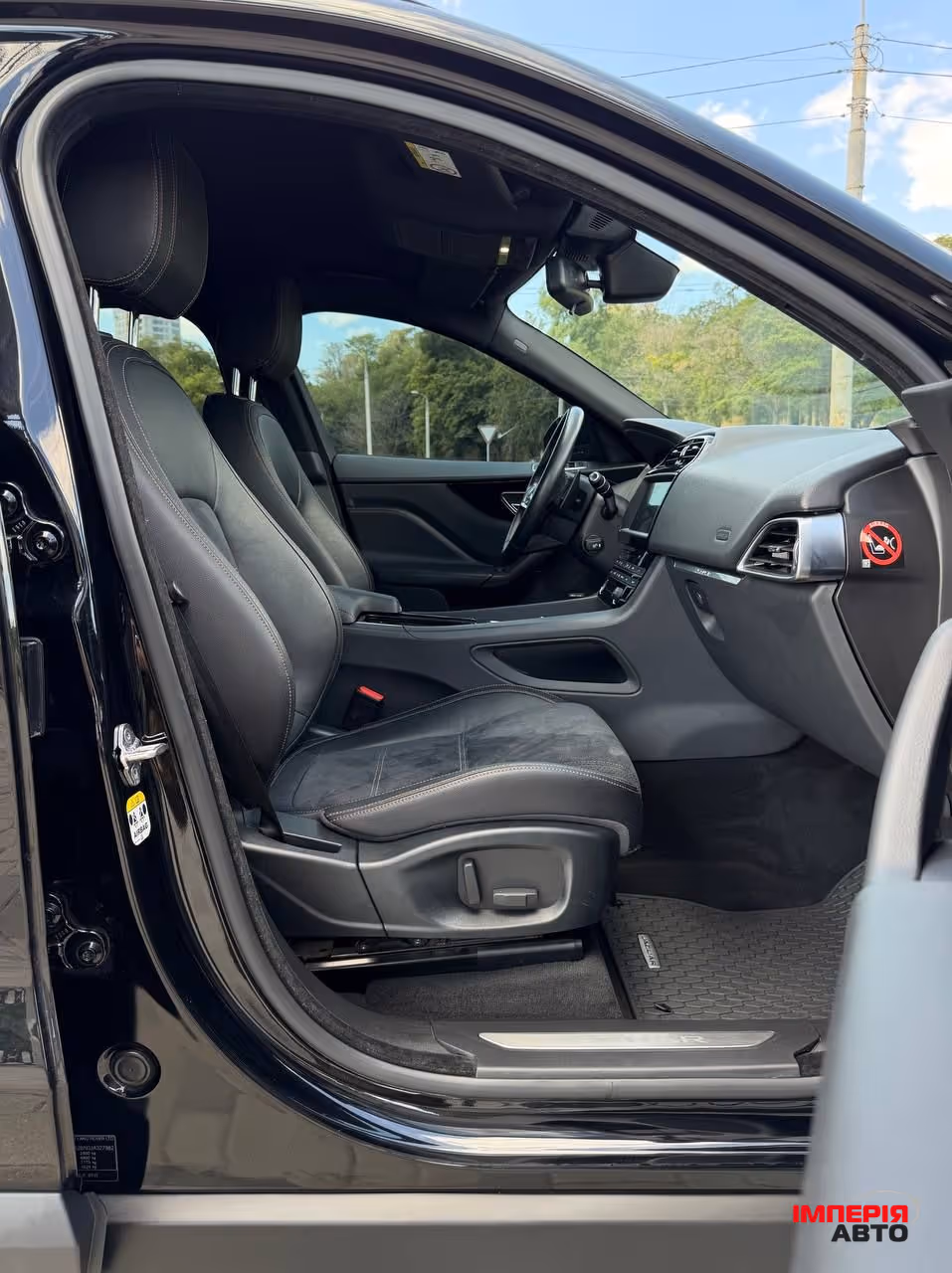 Jaguar F-Pace - фото 17