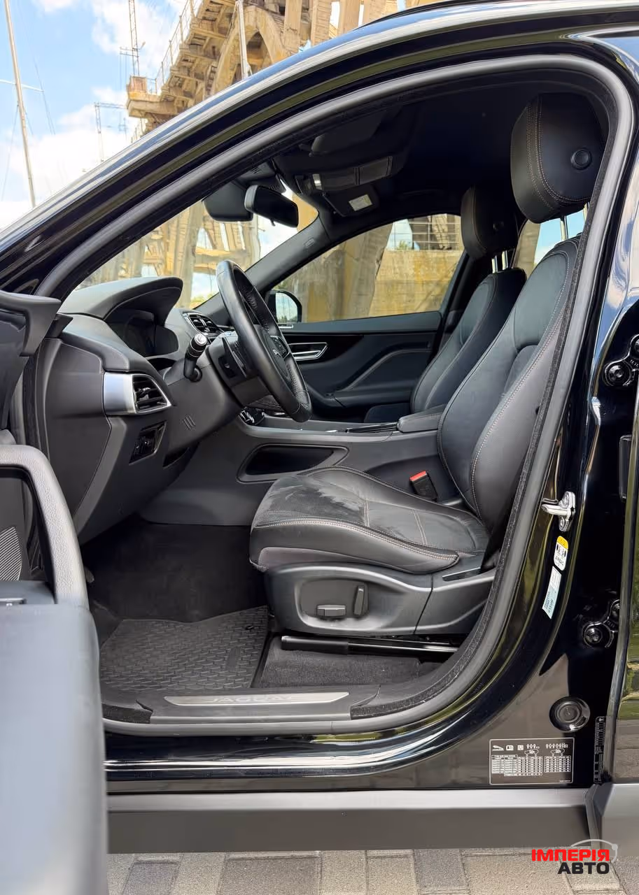 Jaguar F-Pace - фото 16