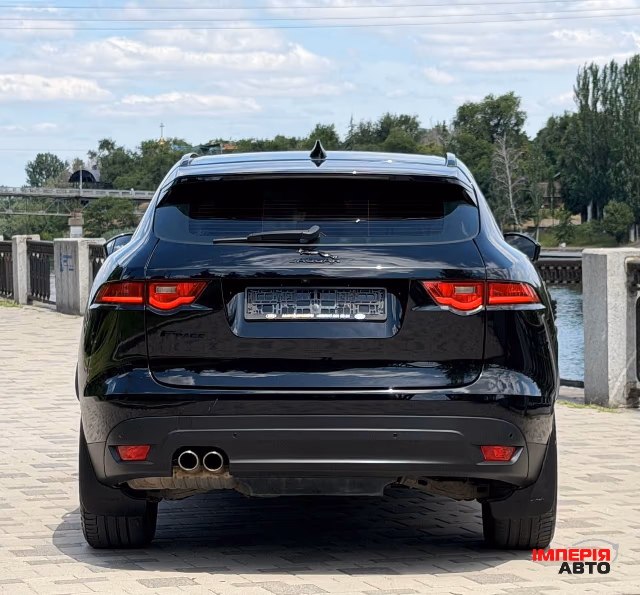 Jaguar F-Pace - фото 8