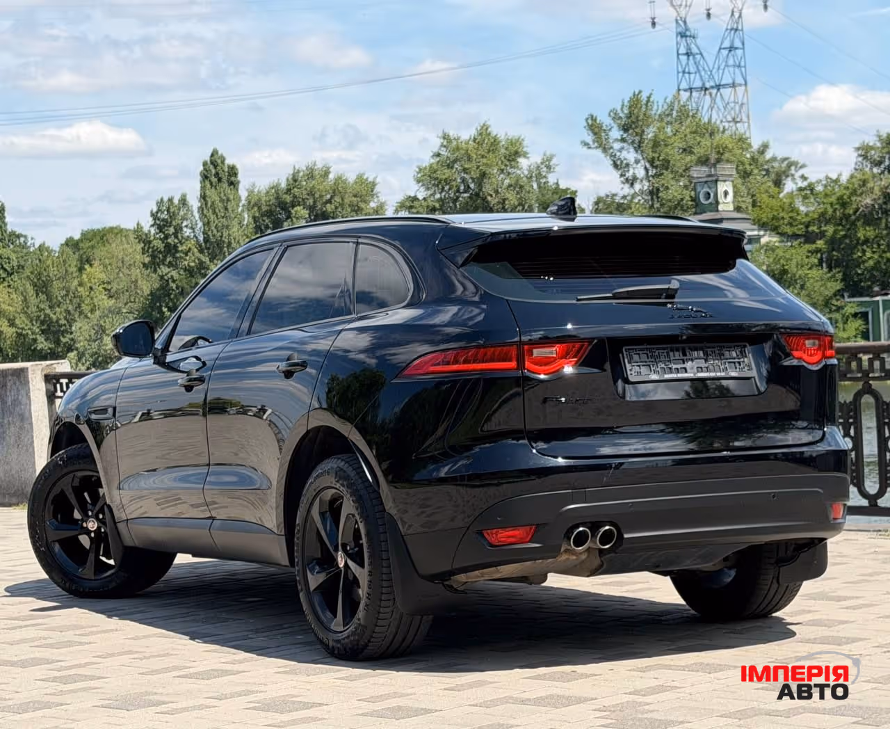 Jaguar F-Pace - фото 6