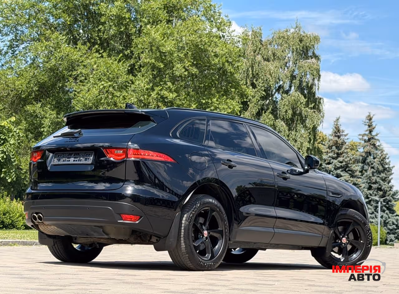 Jaguar F-Pace - фото 7
