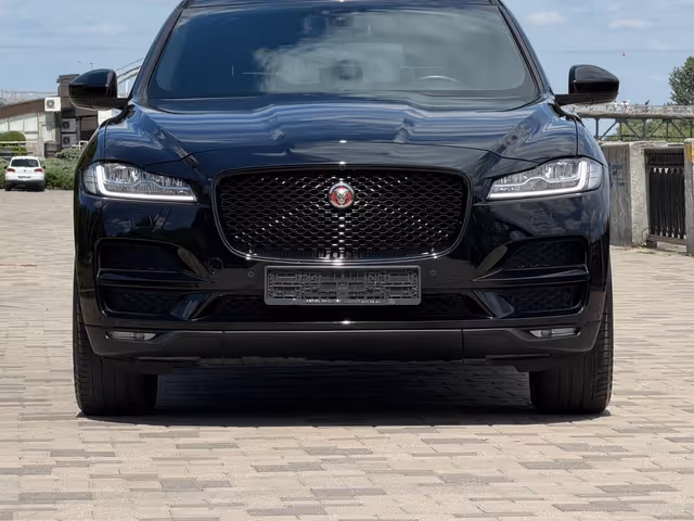 Jaguar F-Pace - фото 3