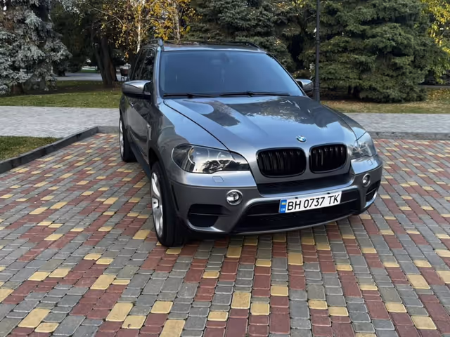BMW X5 - фото 1