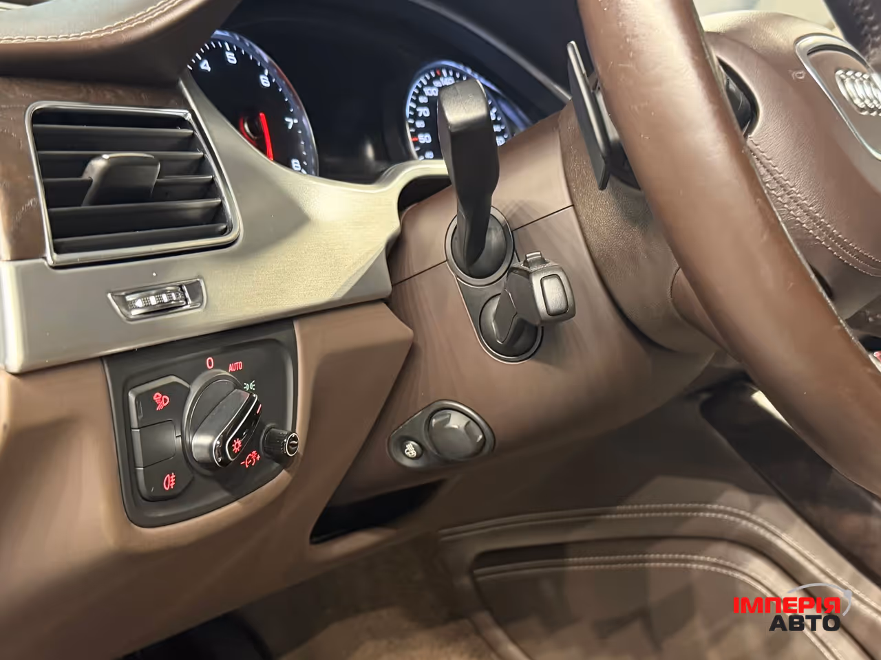Audi A8 - фото 14
