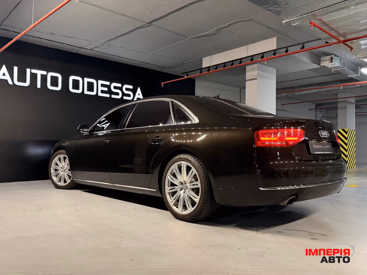 Audi A8 - фото 2