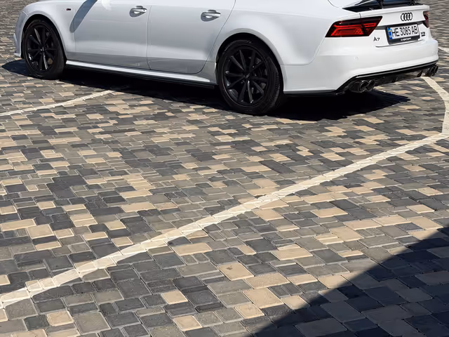 Audi A7 - фото 5
