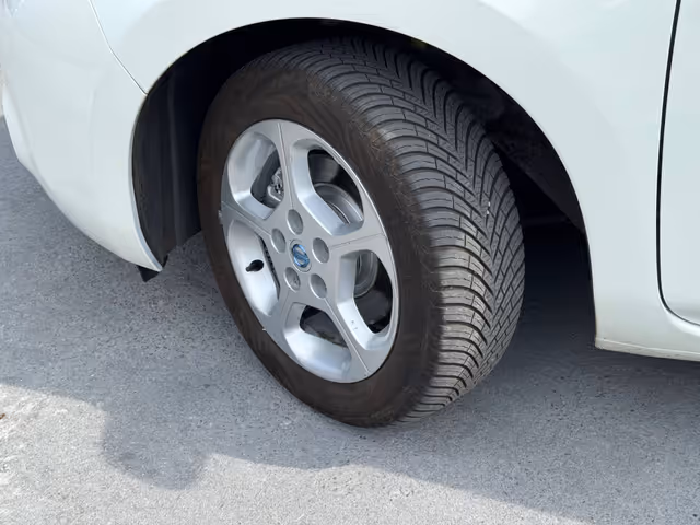 Nissan Leaf - фото 5