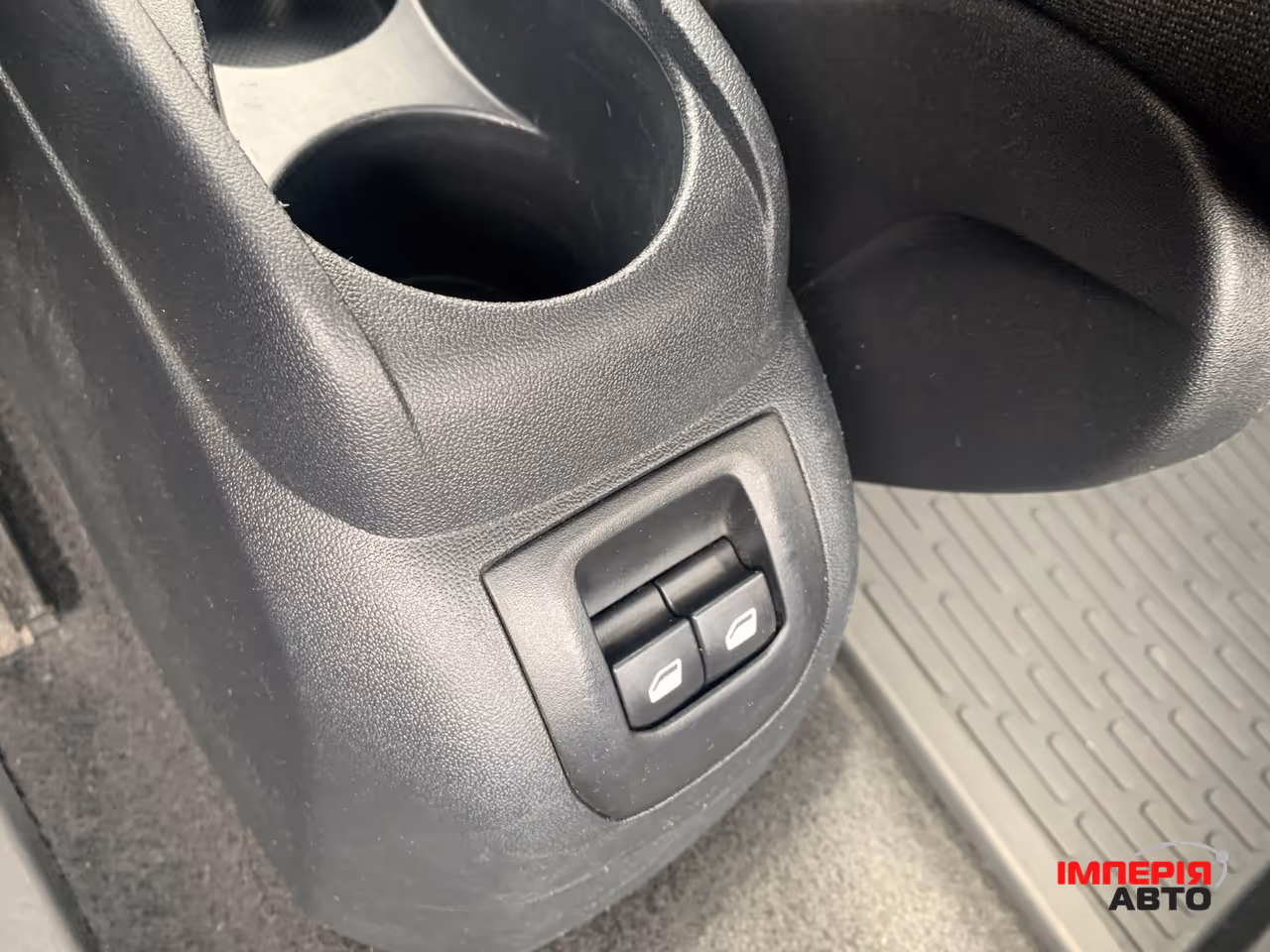 Peugeot 301 - фото 32