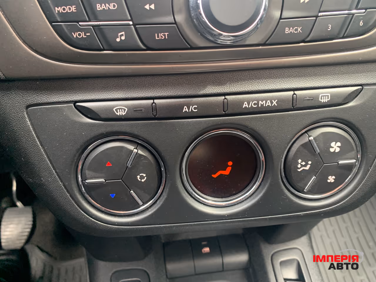 Peugeot 301 - фото 29