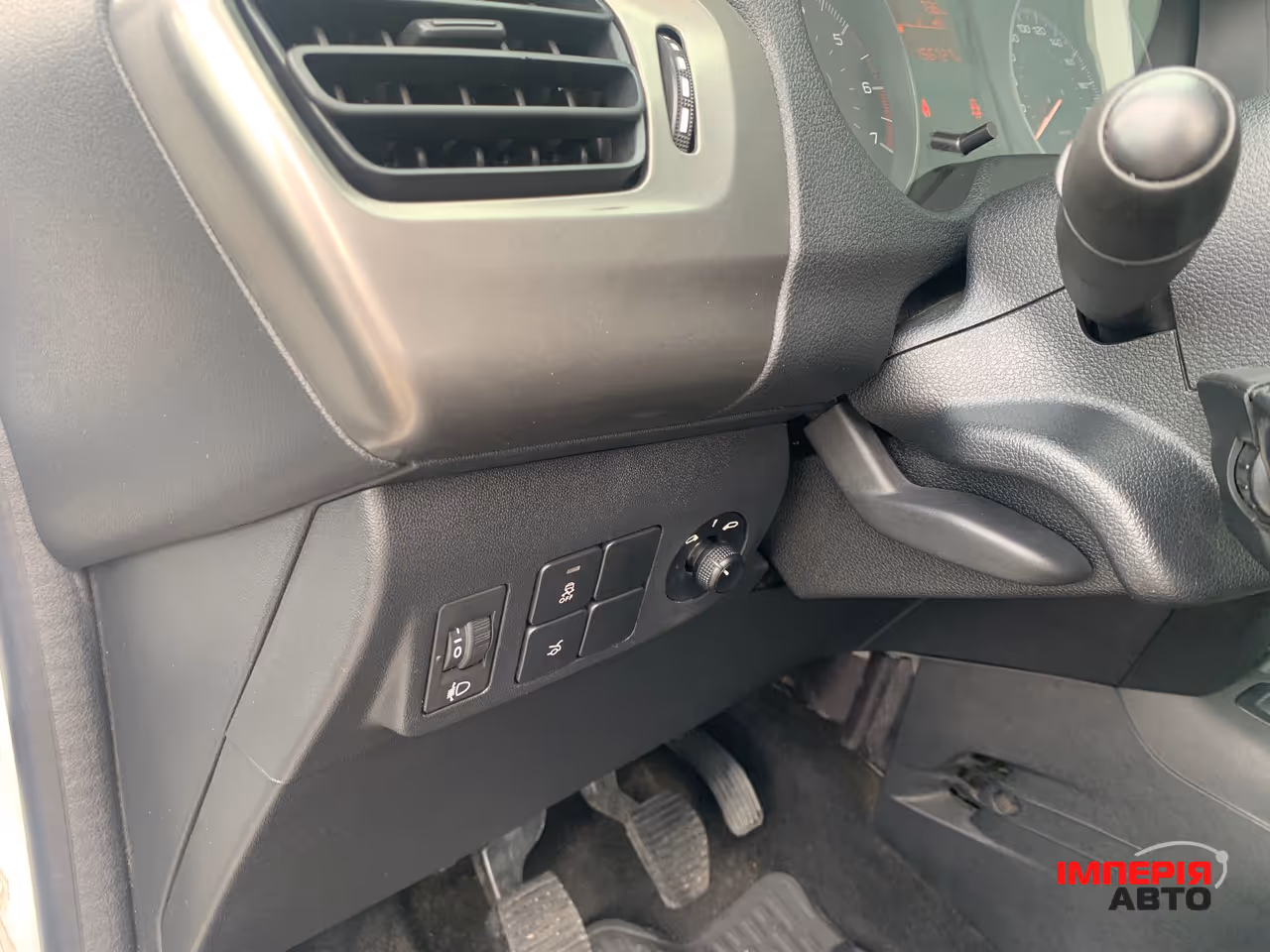 Peugeot 301 - фото 25