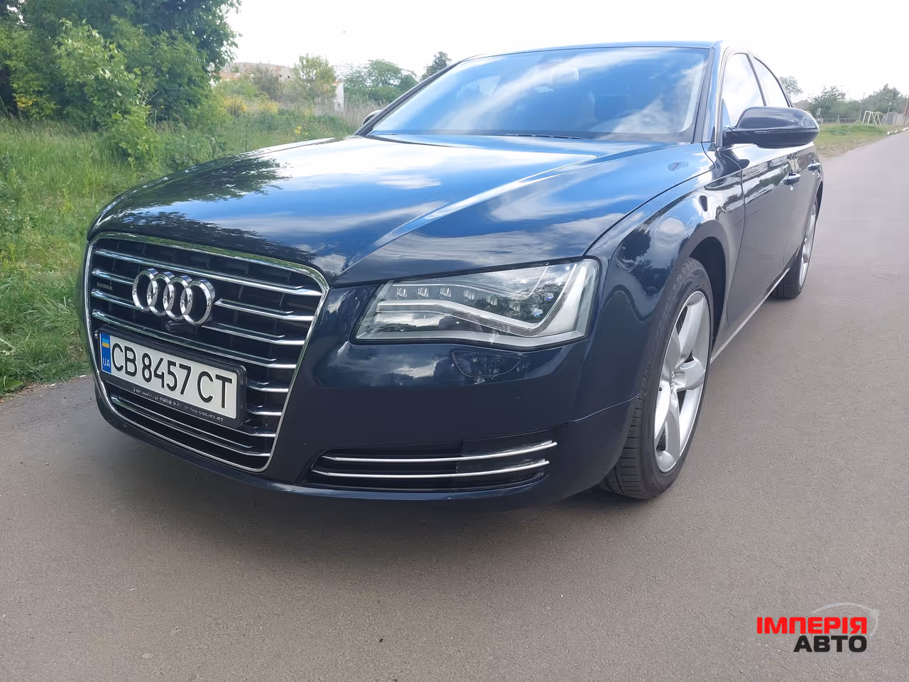 Audi A8 - фото 1