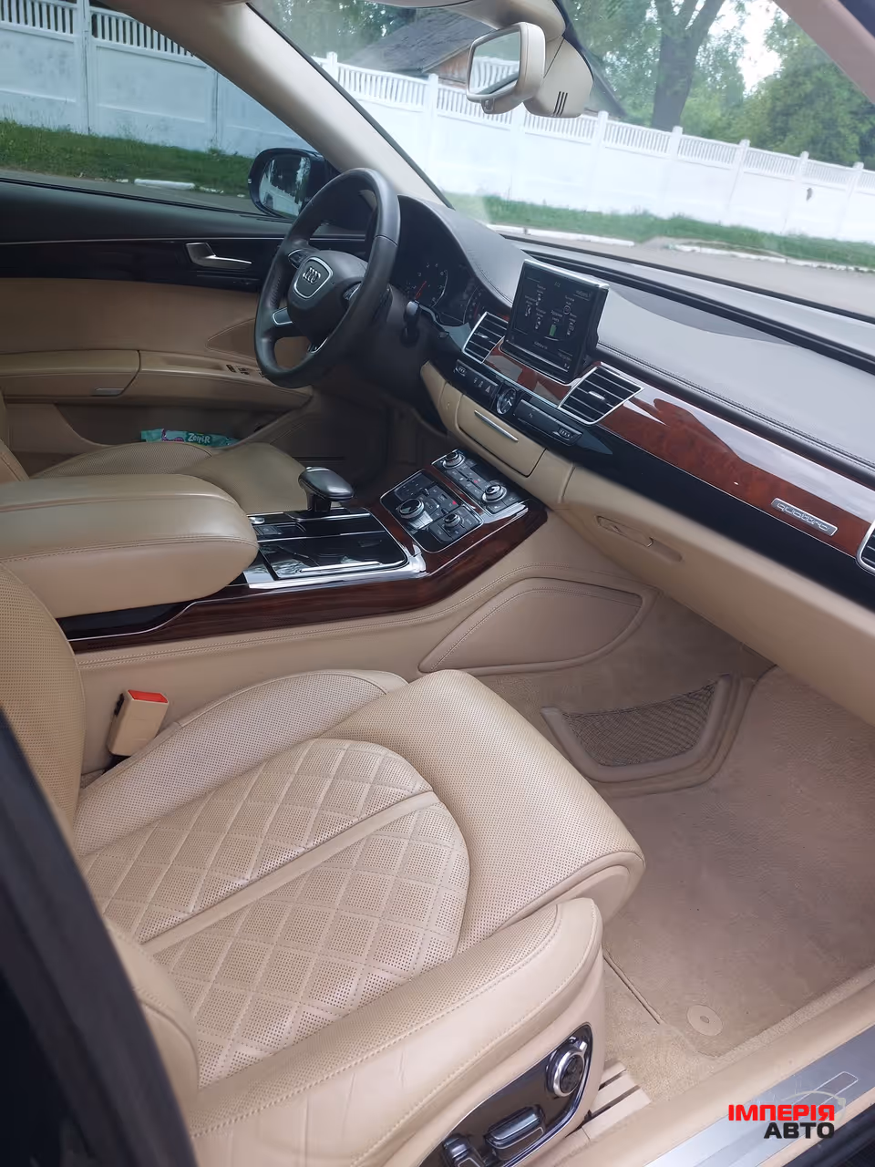 Audi A8 - фото 10