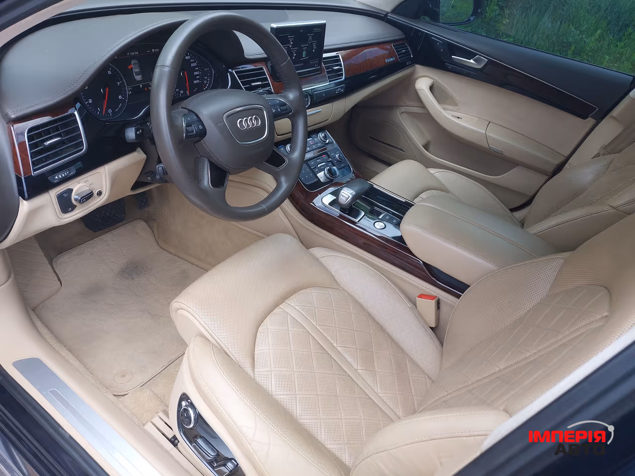 Audi A8 - фото 9